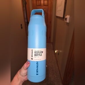 Stanley IceFlow Aerolight Bottle in Light Blue 36 oz New